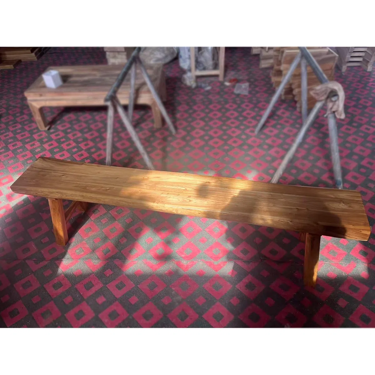 Banco de comedor de madera maciza de estilo rústico for interiores, banco estrecho con borde natural, banco for el extremo de la cama del dormitorio, banco de entrada de cocina de madera asiática(140x