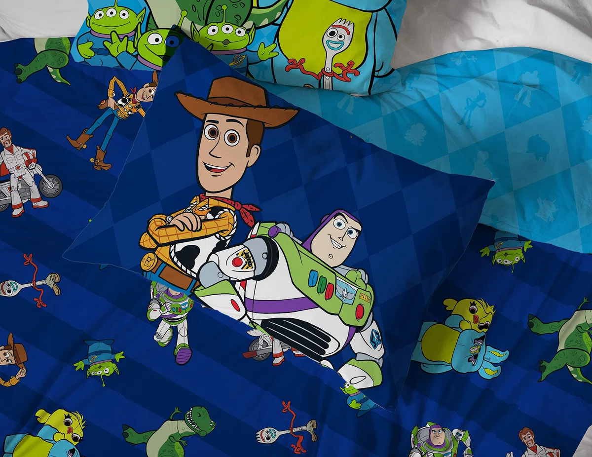 Jay Franco Disney Toy Story Buzz & Woody Full Sheet Set - 4 Piece Set Super Soft and Cozy Kid’s Bedding - Fade Resistant Microfiber Sheets (Official Disney Product)