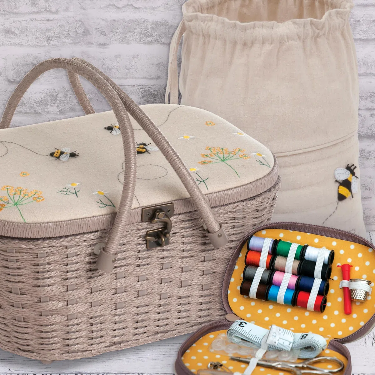 Hobby Gift Caja de costura, cesta de mimbre, aplique, abeja de lino (HGLHB)