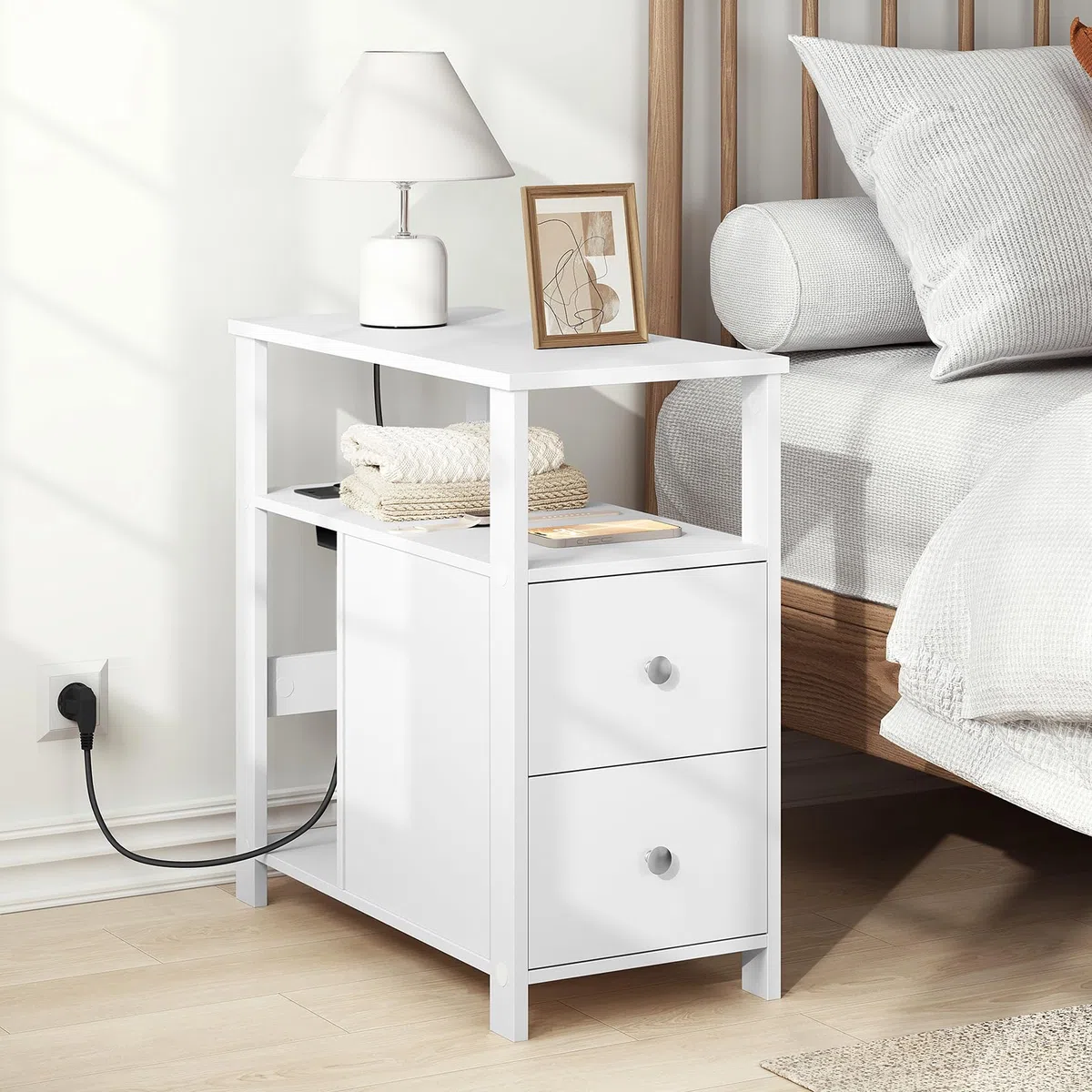 WOLTU Mesita Auxiliar con Enchufe, Mesa Centro con 2 Cajones y 2 Estantes, Mesilla con Enchufe y Puertos USB, para Salón y Dormitorio, Blanco, 60x60x30 cm, BTS28ws