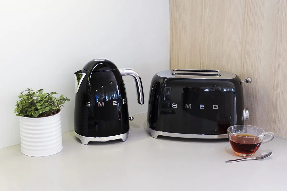 SMEG TSF01BLEU Tostadora 2x2 Ranuras de Acero Inoxidable 950W Negra 50's Style