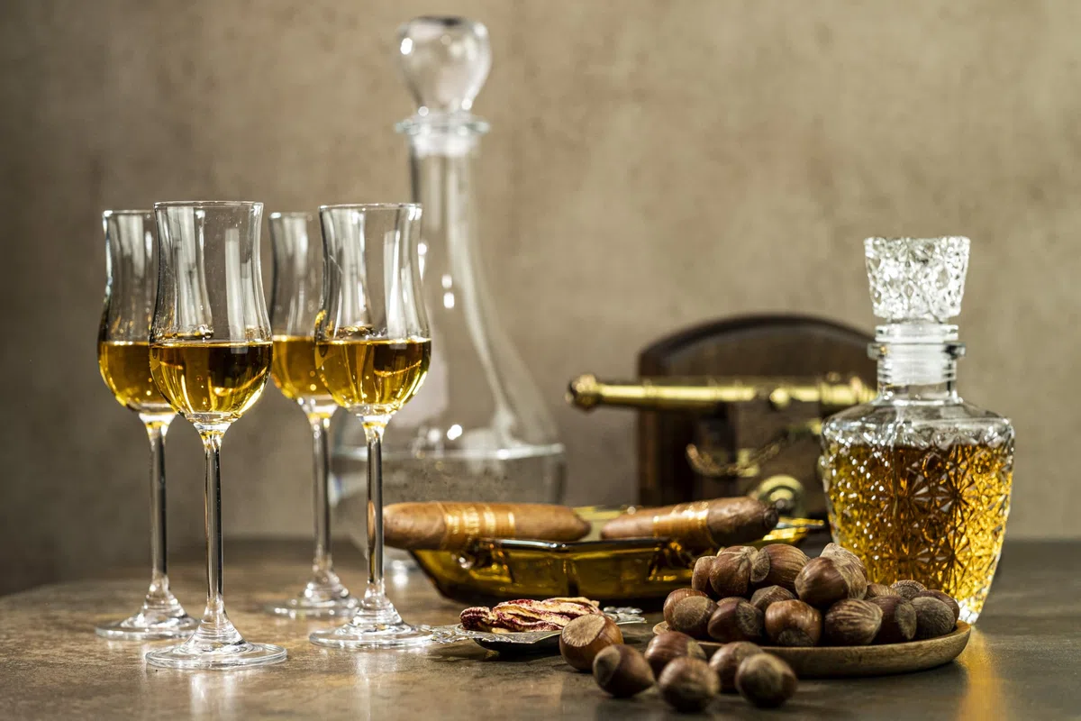 Copas de Coñac, Brandy y Vino de Postre | Juego de 4 | 120 ml | Copas Pequeñas con Forma de Tulipán para Degustar Licores, Madeira y Sobremesas