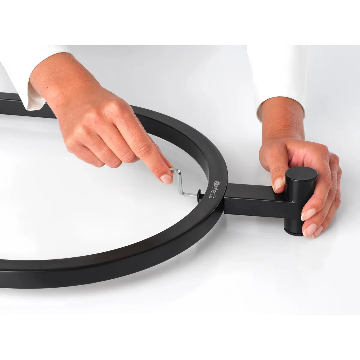 Brabantia - Galán de Noche Linn - Perchero multiusos - Colgar, airear o secar - con gancho para colgar - Compacto - Riel para ropa o toallas - Accesorio para el hogar - Negro Mate