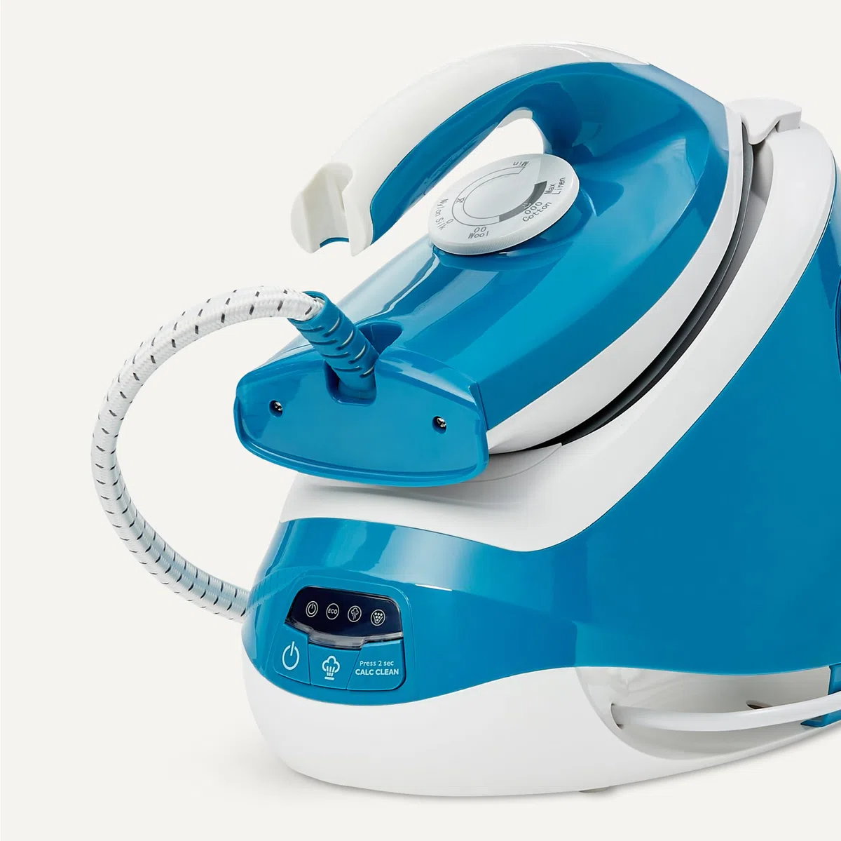 Amazon Basics Plancha con Generador de Vapor con Bomba de 6 Bares, Impulso de Vapor de 240g/min, Salida de Vapor de 120g/min, Depósito de 1,8 litros, 2400W, Blanca/Azul
