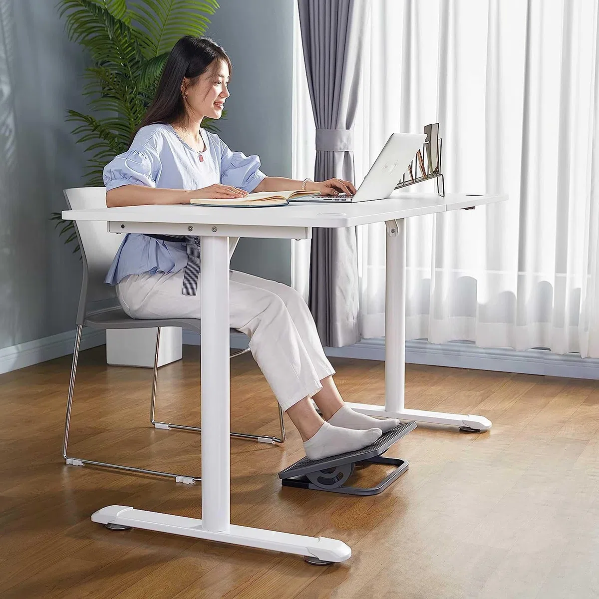 EUREKA ERGONOMIC Reposapiés Ajustable Ergonómico Bajo Escritorio Con Masaje para La Oficina en Casa