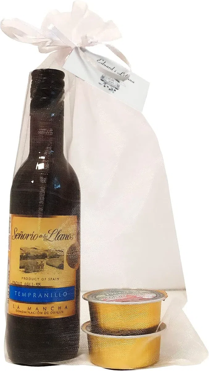 Recuerdo de comunión con vino Señorío de los Llanos y dos monodosis de patés en bolsa de organza (Pack 24 ud)