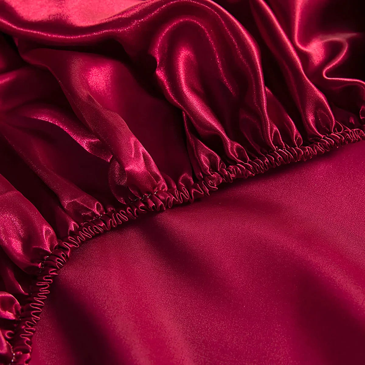 Jemiipee Juego de Sabanas de Cama Raso Color Sólido, 1 x Sábana Bajera Ajustable 180x200 cm con 35 Bolsillo Profundo, 1 x Encimera y 2 x Fundas de Almohada, Rojo Burdeos