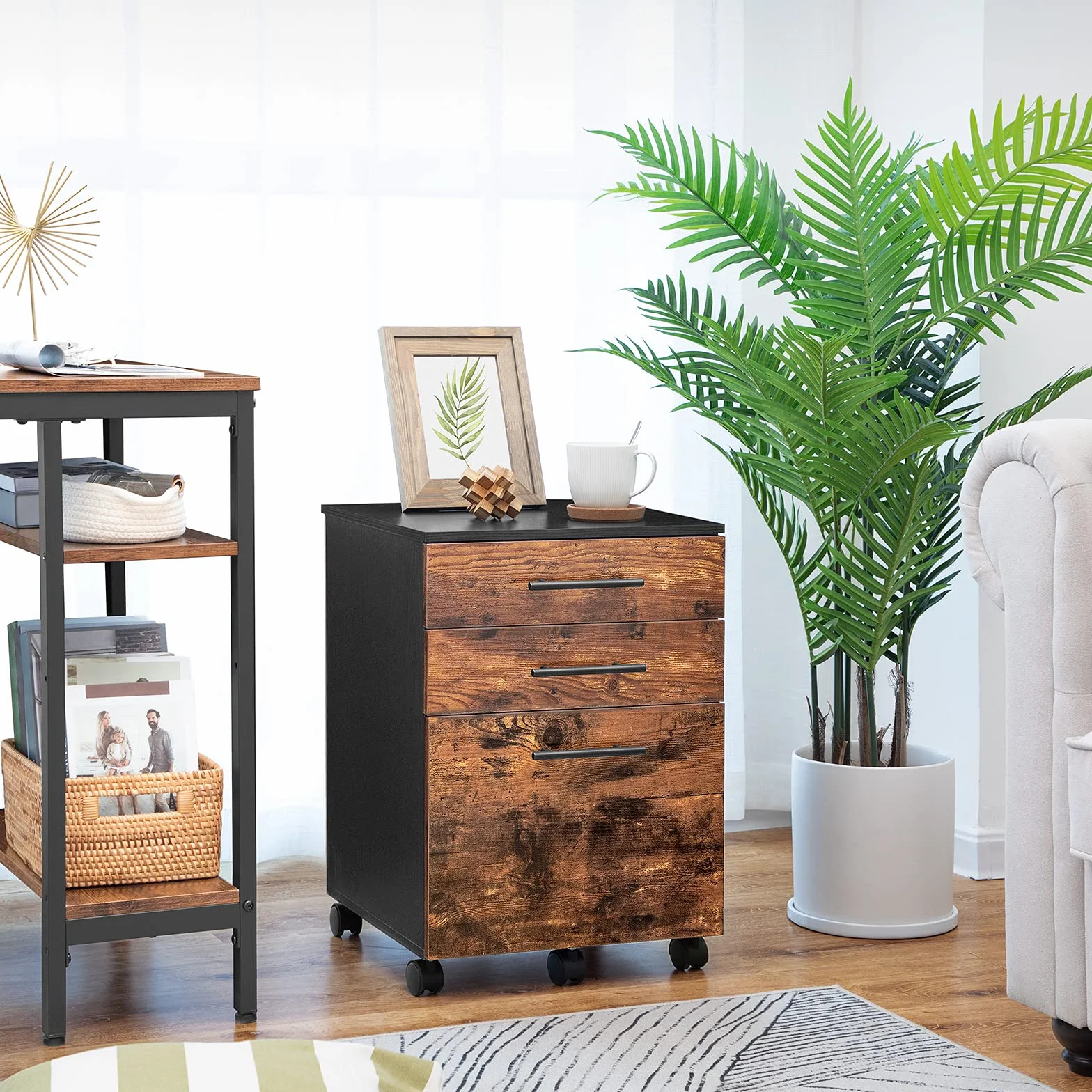 HOOBRO Mueble Archivador, Armario Móvil para Oficina con 3 Cajones y Archivador Colgante, 40 x 40 x 57,5 cm, Diseño Industrial, Marrón Rústico EBF02WJ01G1