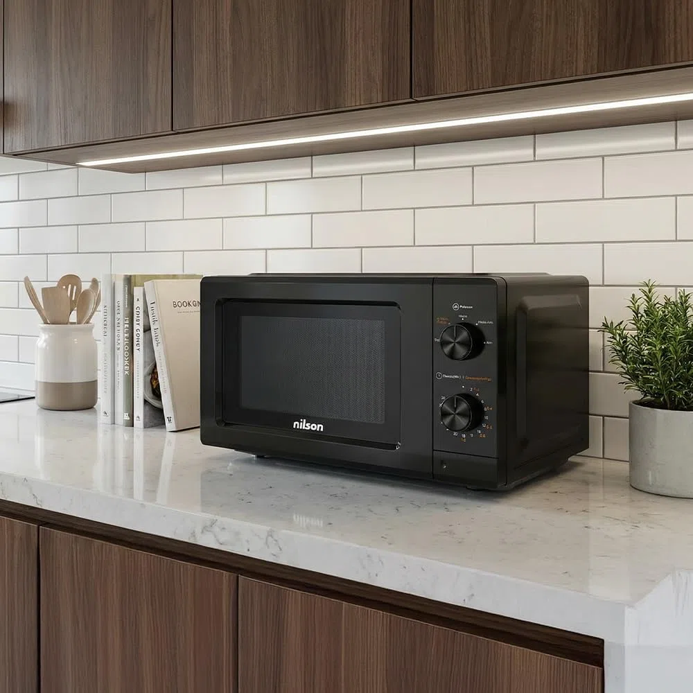 Nilson Microondas 19L Libre Instalación, Negro NMW2701N. 700W, 5 Programas, Mecánico, Modo Descongelación, Revestimiento Interior, Fácil Limpieza, Temporizador 30min