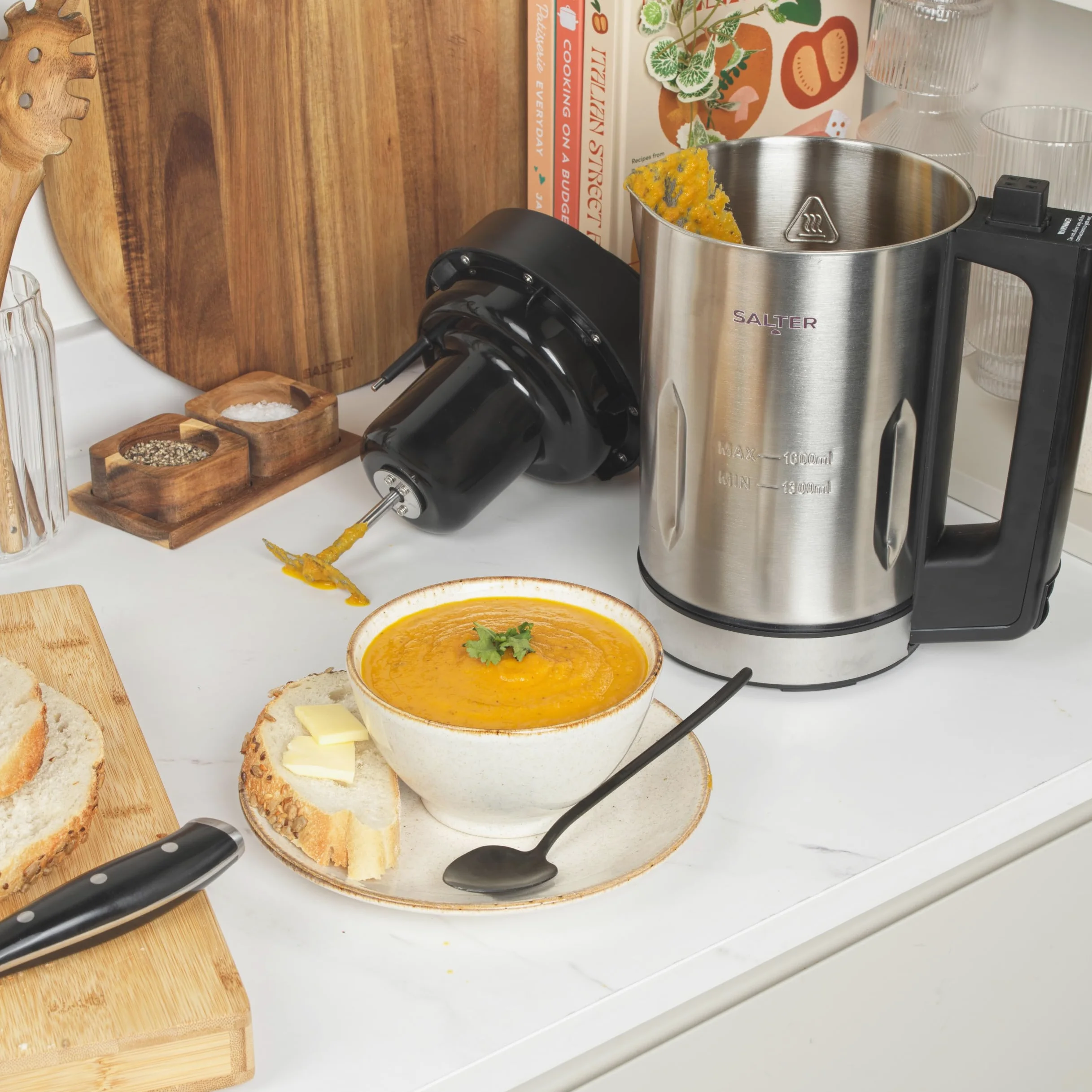 Salter Hacedor de Sopa Digital 1.6 L – Cocina de Sopa, Hervidor de Sopa y Mezclador, 5 Programas, Sensor Antidesbordamiento, Ideal para Grandes Cantidades, Apta para Leche Vegetal, 900 W