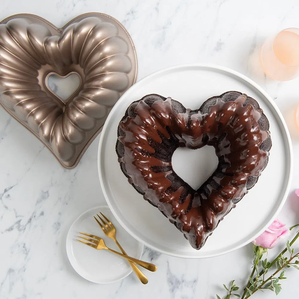 Nordic Ware 55548 de Aluminio Fundido Corazón Elegante Bundt Pan [Cocina] (japón importación)