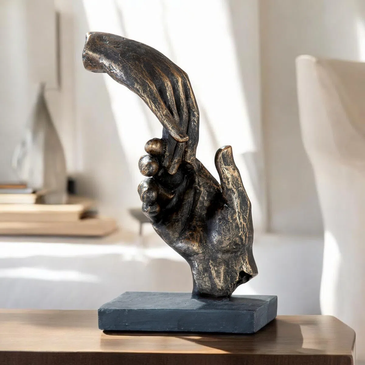 Casablanca – Escultura Decorativa de Mano – de Poli con Colgante – Regalo y decoración – Altura 21 cm