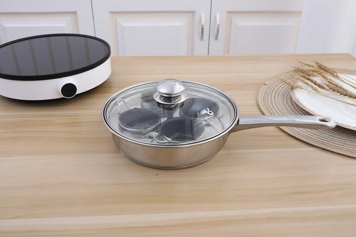 Egg Poacher Pan - Stainless Steel Poached Egg Cooker –Induction Cooktop Egg Poachers Cookware Set with 4 Nonstick Large Silicone Egg Poacher Cups and Spatula