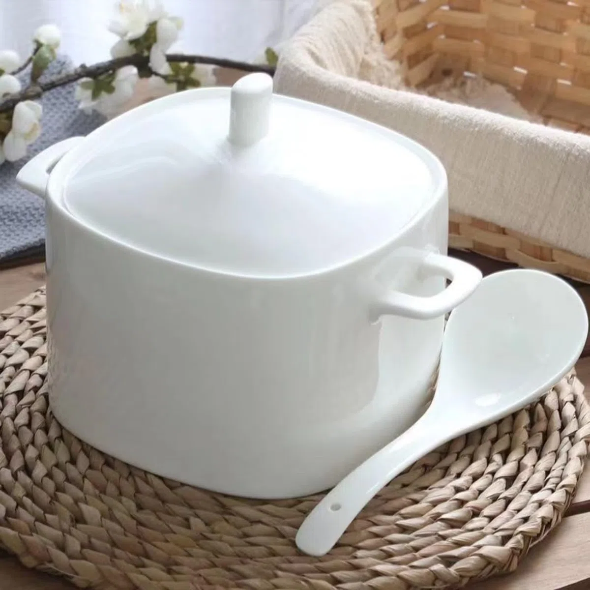 Tureen de sopa de porcelana de hueso con tapa y juego de cucharón, cuenco grande de cerámica de 3000 ml con cubierta para fiestas, comer, decoración del hogar, 3,090.1 g, apto para microondas