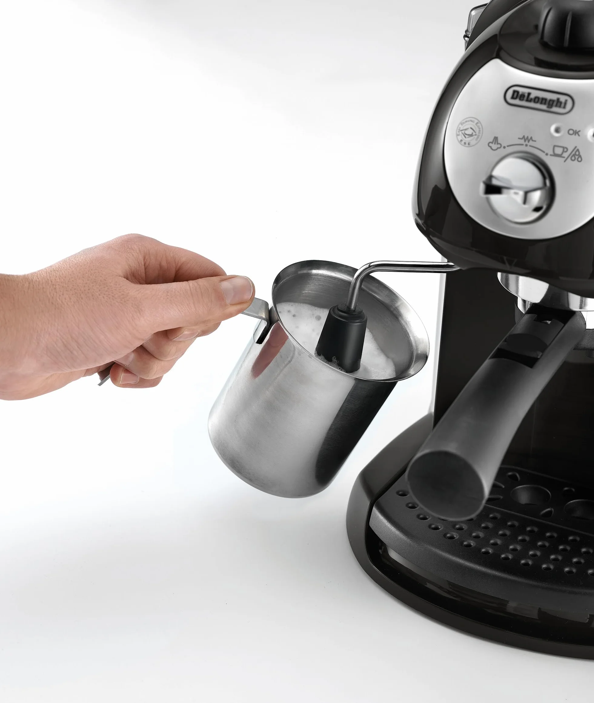 De'longhi EC201.CD.B - Cafetera de bomba tradicional (15 bar de presión, 2 tazas, café molido o filtros monodosis) negro