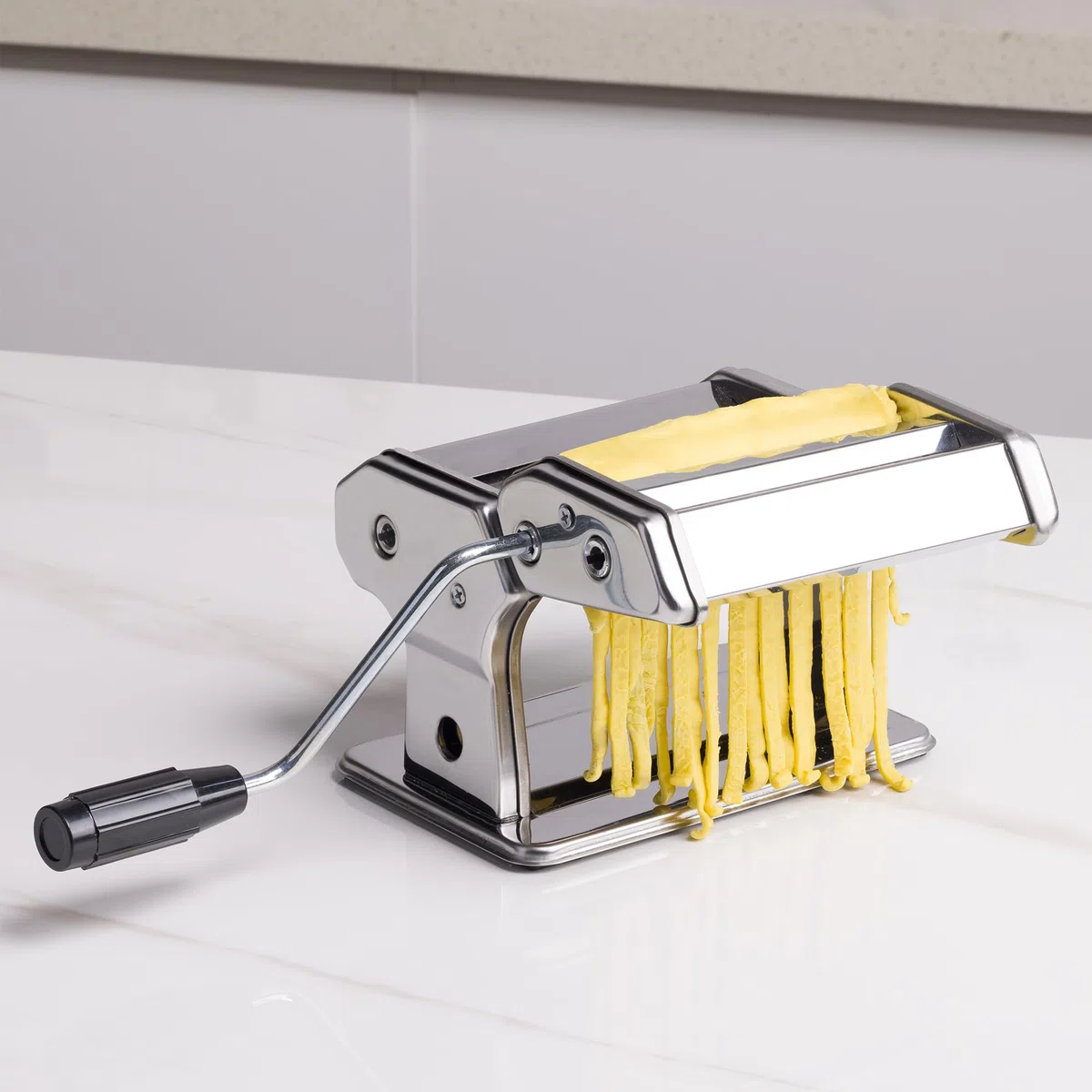 Navaris Maquina para Hacer Pasta - Maquina Pasta Fresca con Grosor Ajustable 0,5 a 3 mm - Cortador Pasta rellena Espaguetis tallarines lasaña - Pasta Maker de Acero Inoxidable