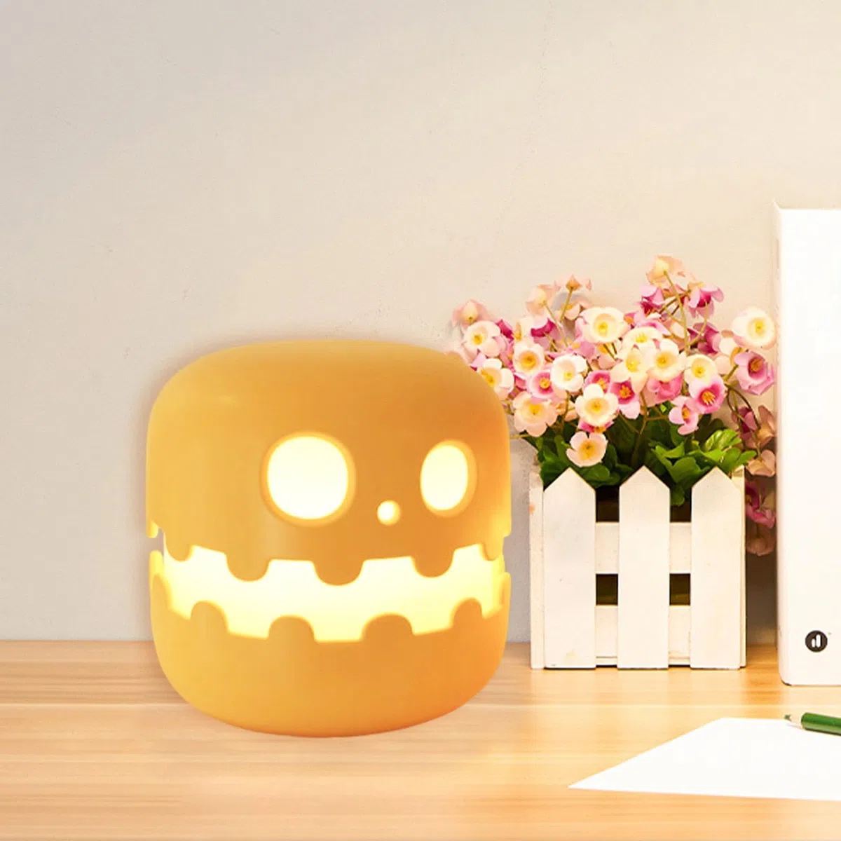 MagiDeal Luz de Noche de Calabaza, Luces de Halloween, Linterna de Calabaza Recargable, Luces de Hadas, Mini Linterna de Calabaza para Vacaciones al Aire Libre, Style B