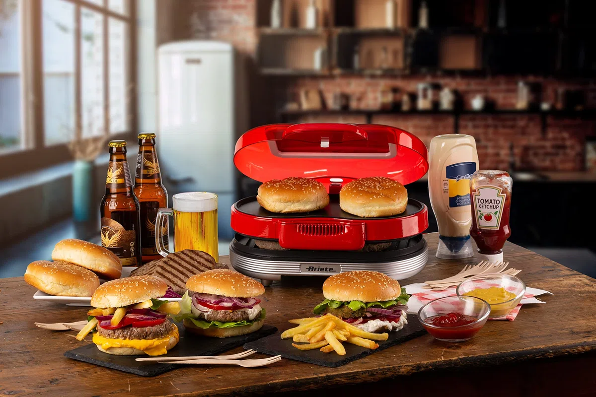 Ariete Hamburger Maker 205; rojo; 1200 W, Doble placa antiadherente, 2 compartimentos, Fácil de limpiar,