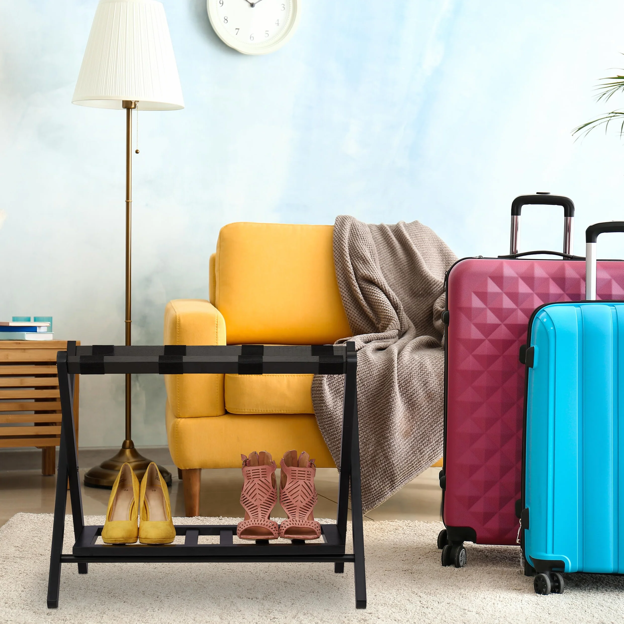 Relaxdays Pack 2 Soportes Maletas, Taburetes Equipaje Plegables, 54x66x45 cm, Portabultos Madera Hotel, 2 Baldas, Negro