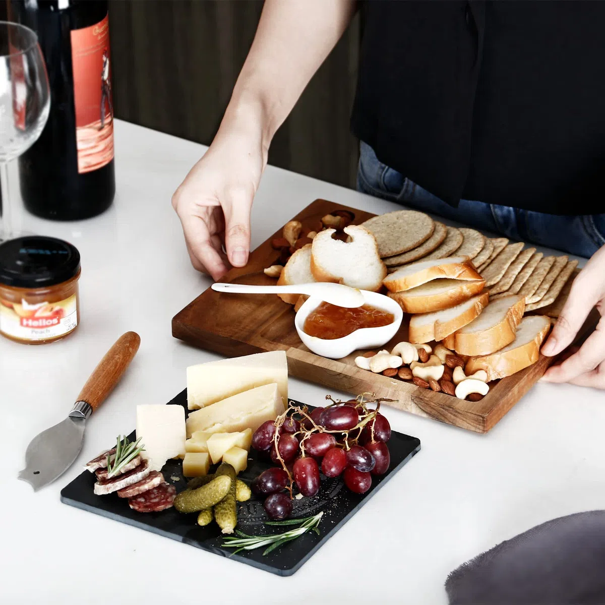 hecef Juego de Tabla de Queso de Madera Acacia con Tabla Negra y Cuchillo para Queso, Placa de Madera y Bandeja para Servir Queso, Galletas y Carne