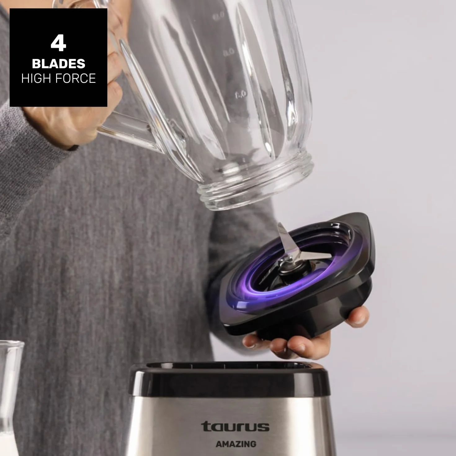 Taurus Amazing - Batidora de Vaso JB1502XC, 1500W, Jarra de Cristal 1.5L, 2 Velocidades + Turbo, 4 Cuchillas Inox, Pica Hielo, Seguridad Integrada, Apta Lavavajillas, Gris y Negro