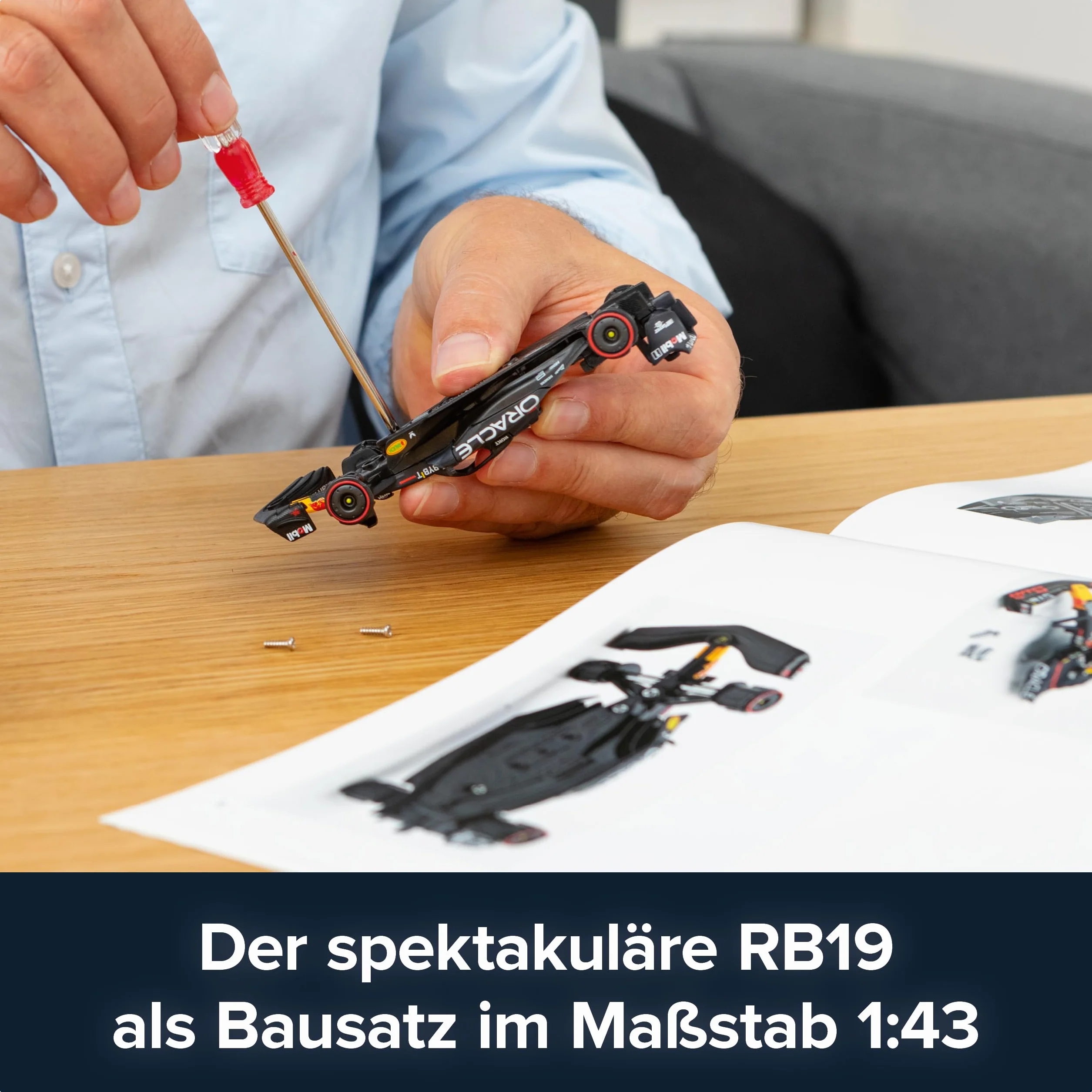 FRANZIS Oracle Red Bull Racing 67235 - Calendario de Adviento (escala 1:43, incluye módulo de sonido y libro de 52 páginas)