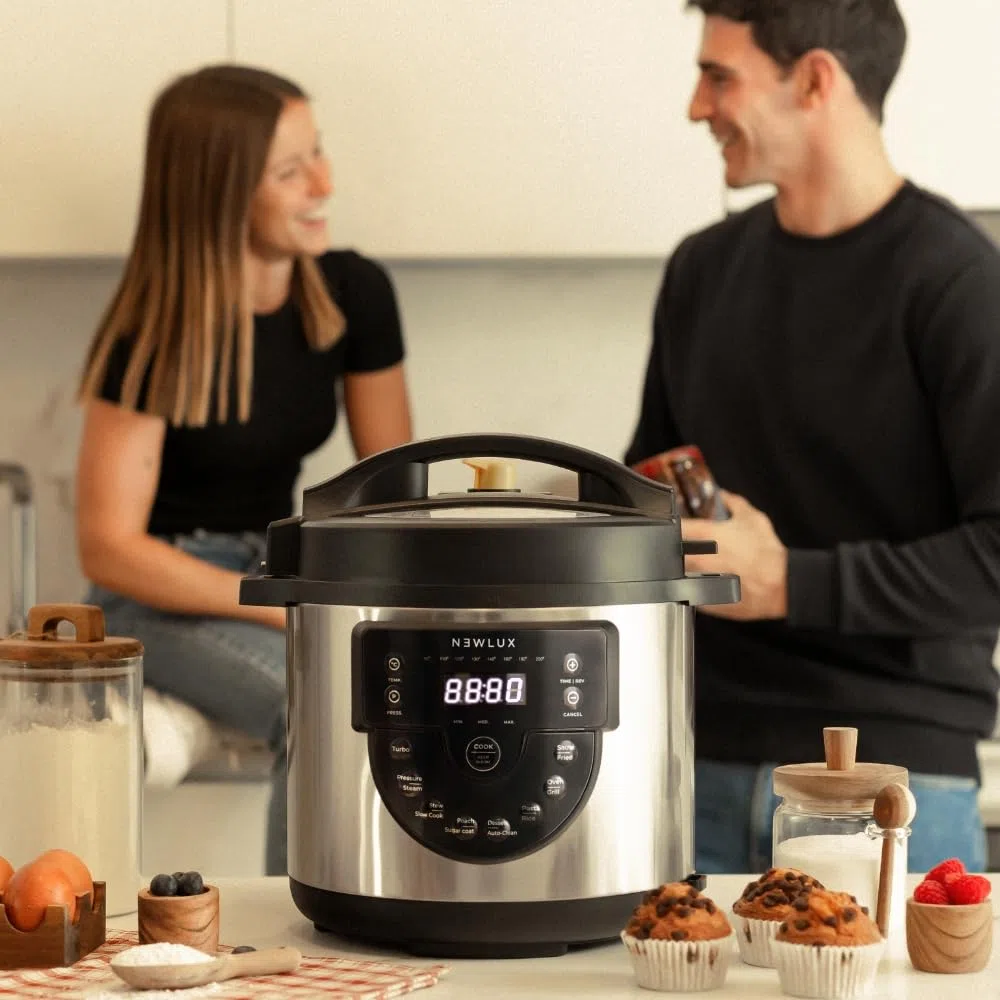 NEWLUX - Olla 6L Chef Pot V170, Olla a Presión Multifunción Eléctrica con Voz, 15 Funciones, 1000W, Programable 24h, 4 Niveles de Presión, Cubeta 100% Antiadherente | Accesorio para Freír