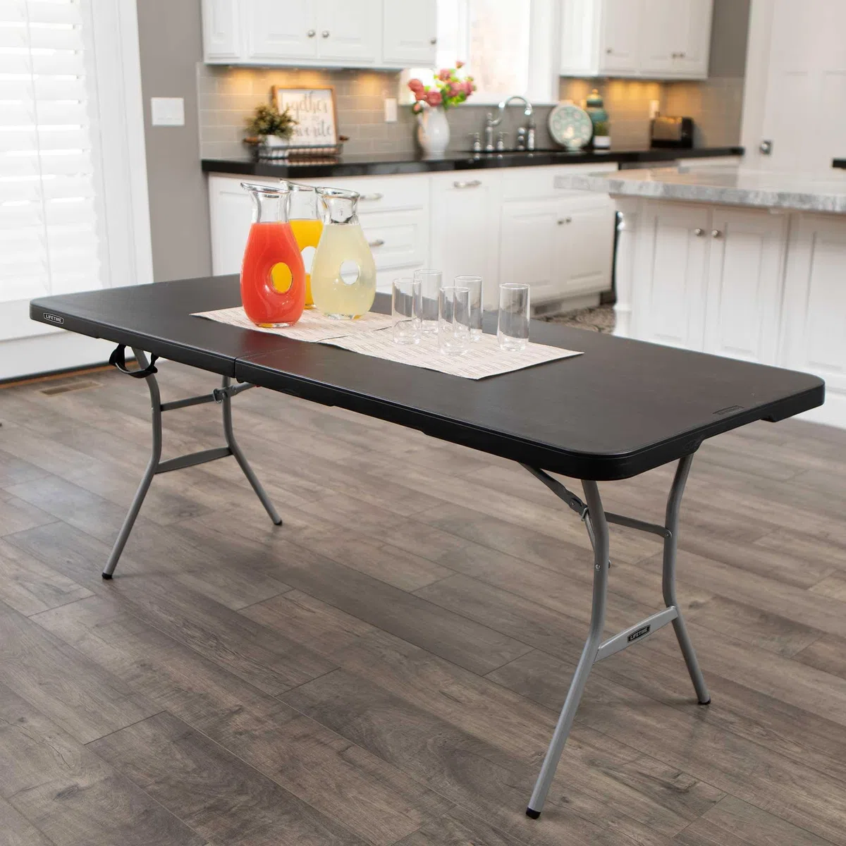 LIFETIME Mesa Rectangular Plegable 183x76x73 cm, Tablero de Polietileno HDPE Negro, Estructura de Acero, Bloqueo de Seguridad, Resistente a la Intemperie y Golpes, Uso Interior y Exterior (92126)