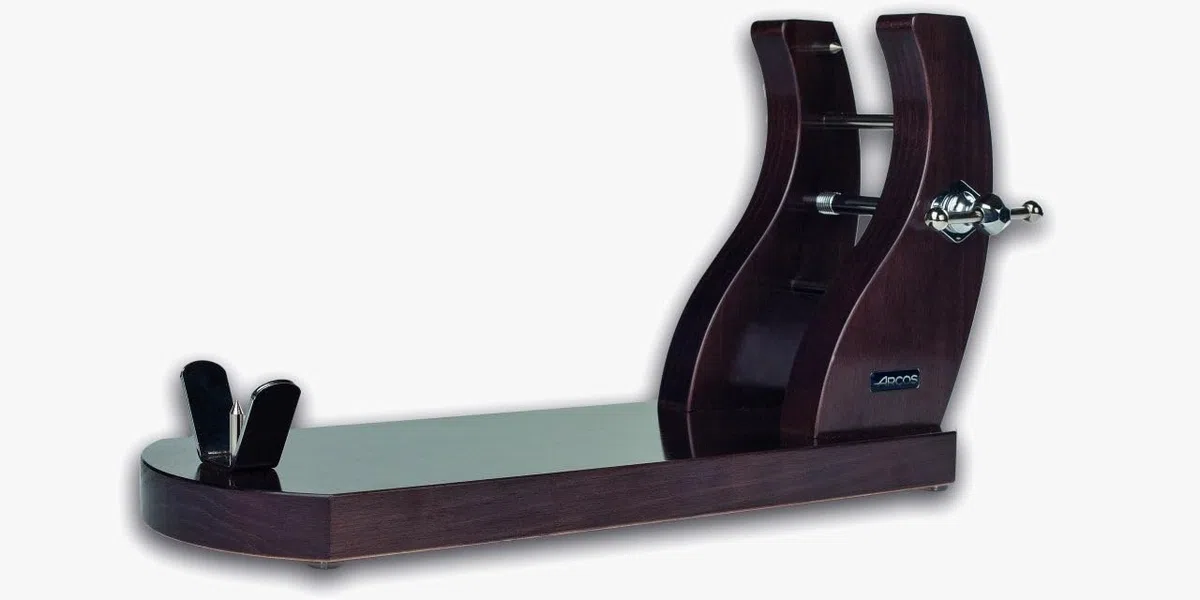 ARCOS Jamonero de Madera de Pino Lacada. Soporte de Jamón con Herrajes Metálicos. Base de Corte de Jamón Elegante. Sujeción para Corte a Mano. 500 x 280 x 180 Mm. Color Caoba