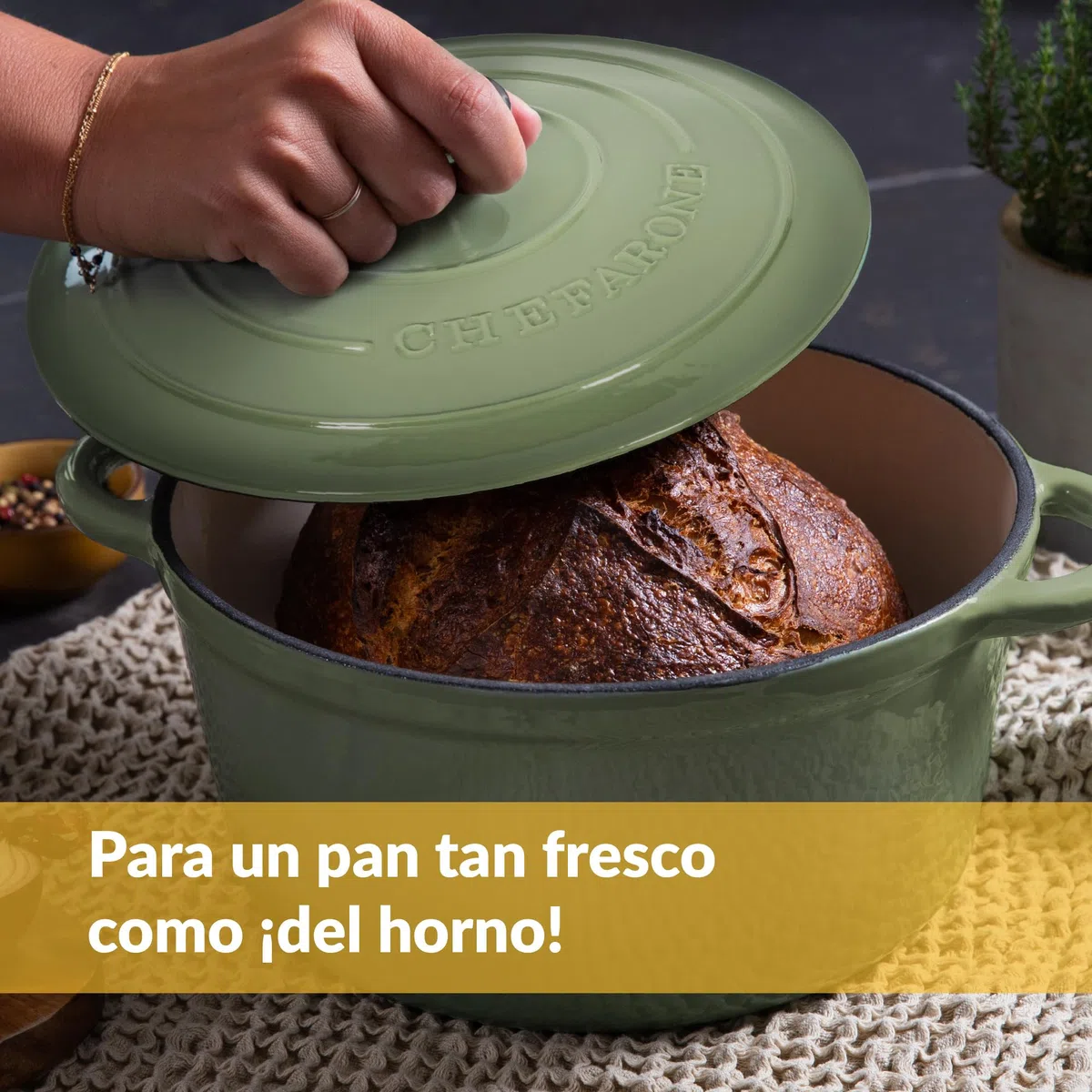 Chefarone Cacerola Hierro Fundido 24 cm 3,5L Esmaltada con Tapa Inducción Horno – Cocotte Multiusos para Hornear Pan Guisar Freír Cocinar