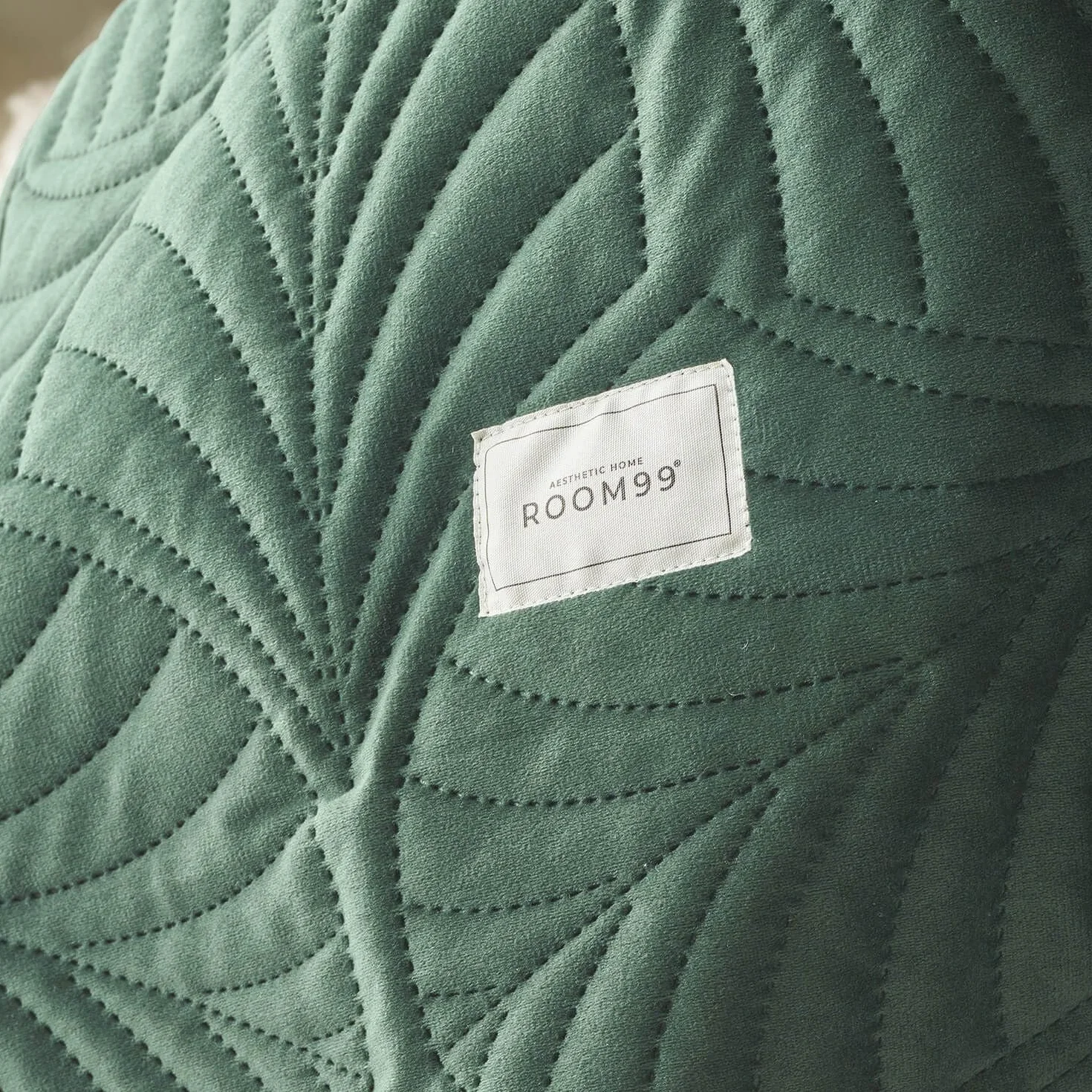 ROOM99 Feel Elegante Colcha en Color Verde Oscuro 240 x 260 cm, versátil, para el salón, o para el sofá, Ideal como Cama o sofá de Terciopelo