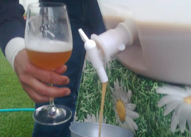 Sunbox Bidón fermentador Cerveza, despósito para fermentación 110L hermético con Grifo y válvula de presión Tank-B