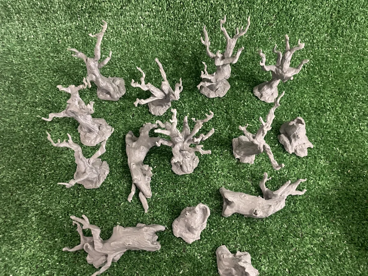 Dead Forest - 14 Árboles Muertos, Escenografía 28mm para Wargames