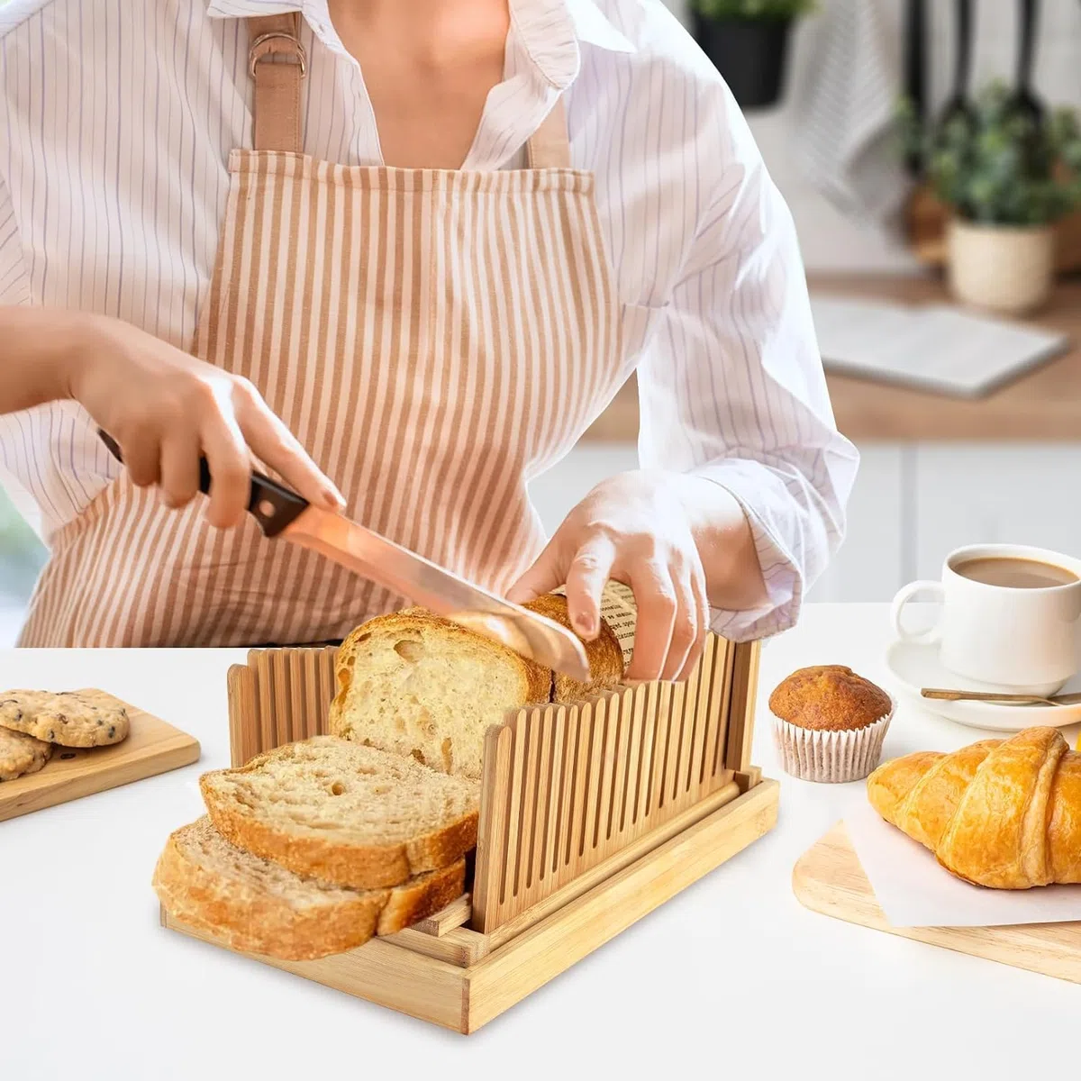 Guía de Rebanador de Pan, Cortadora de Pan Ajustable para Máquina de Corte de Pan Casera, Guía de Corte de Pan Plegable Fácil de Usar con Bandeja de Miga