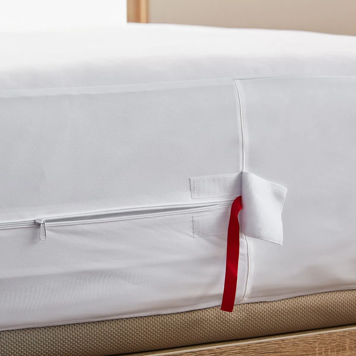 Pikolin Home - Funda de Colchón Impermeable Antichinches | 135x190/200cm | Apto colchones de hasta 30cm de Altura | Hipoalergénica contra chinches y fluidos | Cierre de Seguridad | Muy Transpirable