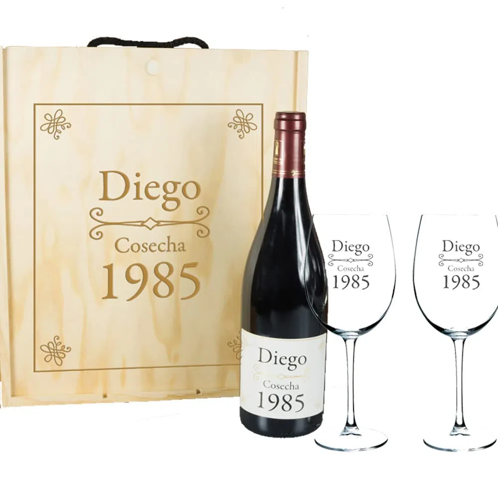 CALLE DEL REGALO Kit de Vino Personalizado: Caja de Madera + Botella de Vino Tinto + 2 Copas de Cristal | Todo Personalizado | Regalo Original para Cumpleaños, Aniversario y Jubilación