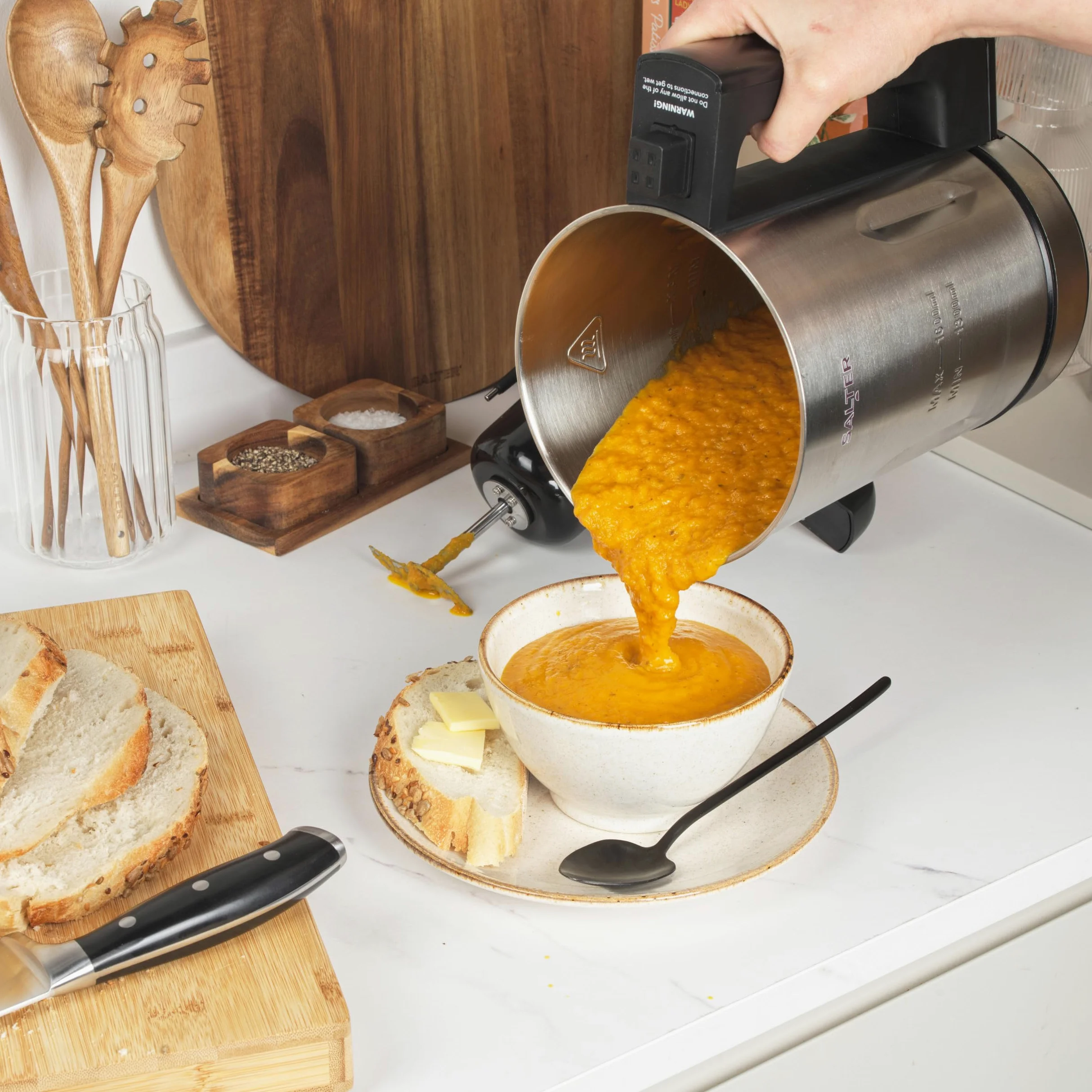 Salter Hacedor de Sopa Digital 1.6 L – Cocina de Sopa, Hervidor de Sopa y Mezclador, 5 Programas, Sensor Antidesbordamiento, Ideal para Grandes Cantidades, Apta para Leche Vegetal, 900 W