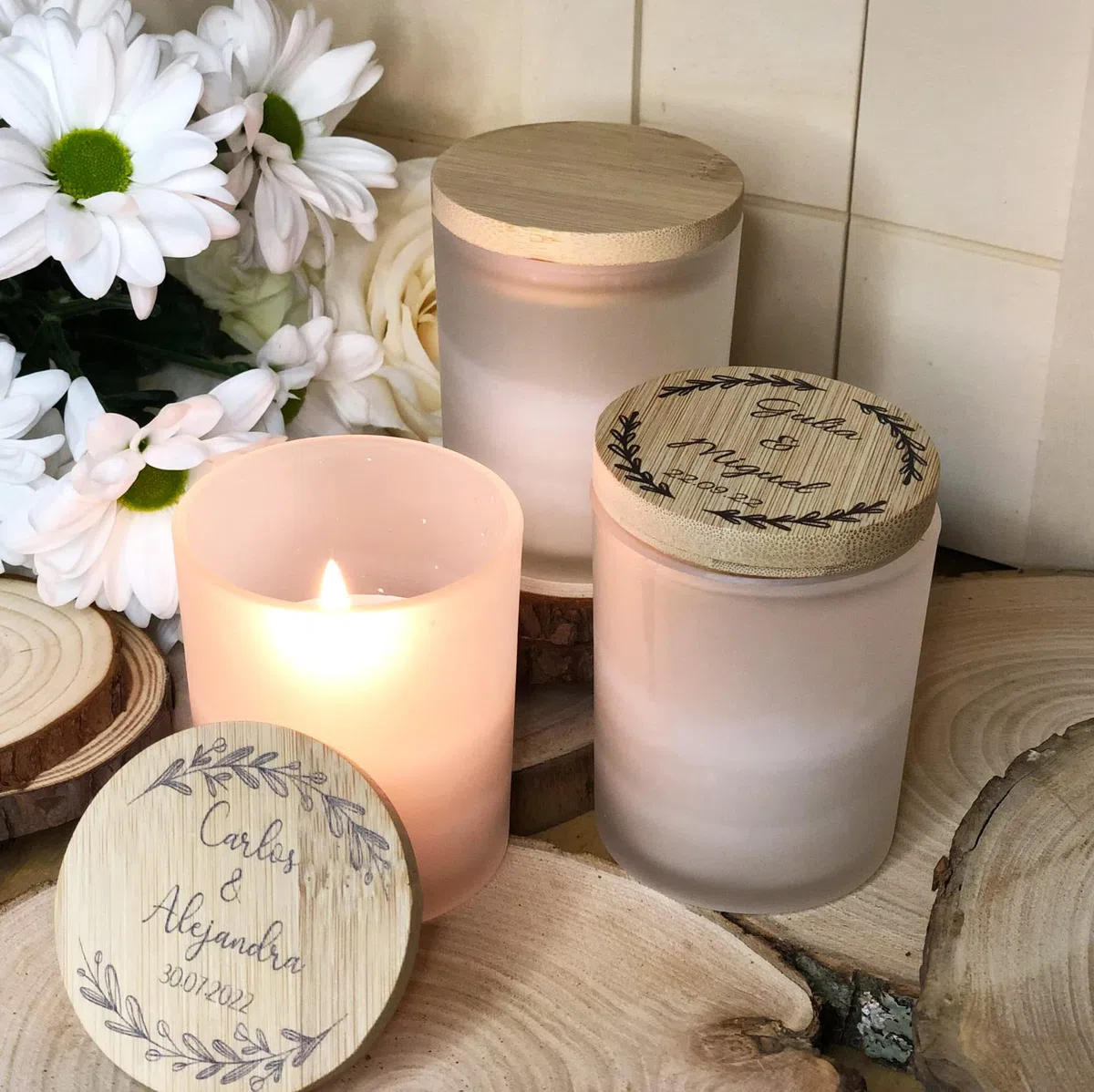 Uvimark - Detalles de boda, comunión, bautizo - Set de 10 velas aromáticas personalizadas - Velas personalizadas con tapa de madera - Regalos Originales